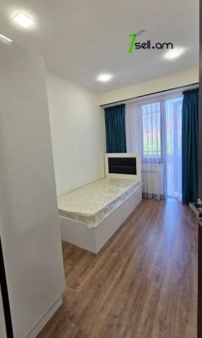 4 սենյականոց բնակարան Րաֆֆու փողոցում, 90 քմ, 2/9 հարկ, կապիտալ վերանորոգված