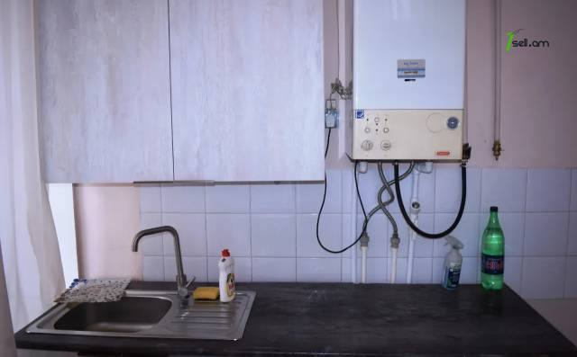 2 սենյականոց բնակարան Մհեր Մկրտչյանի փողոցում, 55 քմ, 1/3 հարկ, բարձր առաստաղներ