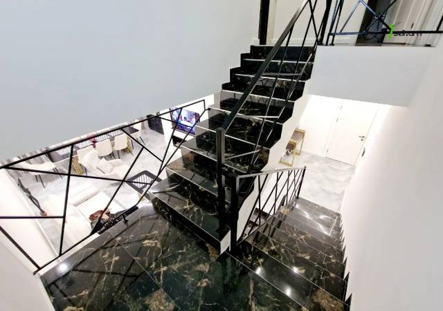 Երեք հարկանի թաունհաուզ, Դուրյան թաղամաս Ավանում, 330 քմ, 3+ սանհանգույց