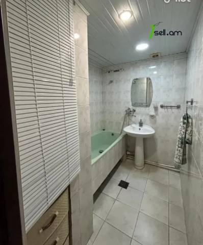 4 սենյականոց բնակարան Խաղաղ Դոնի փողոցում, 96 ք.մ., 1/9 հարկ, եվրովերանորոգված