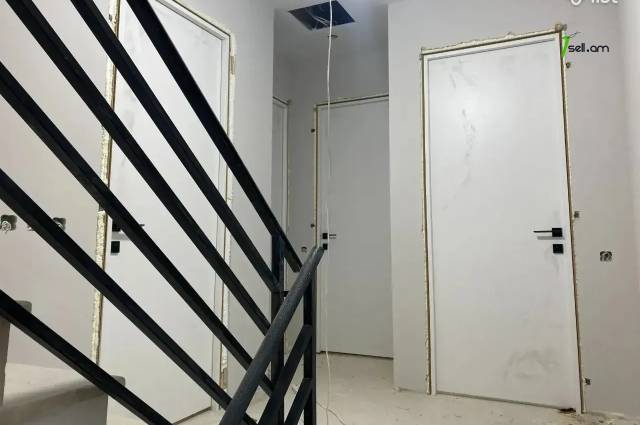 Երեք հարկանի տուն Ղափանցյան փողոցում Արաբկիրում, 160 քմ, 2 սանհանգույց