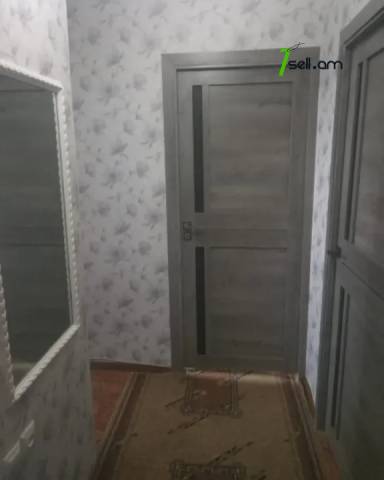 3 սենյականոց բնակարան Կամոյի փողոցում, 100 ք.մ., մասնակի վերանորոգում, քարե շենք