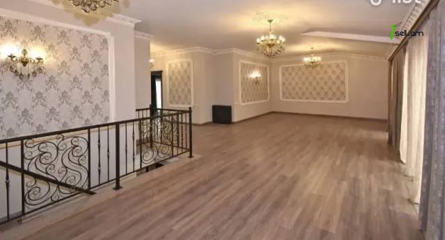 Երկու հարկանի քարե տուն Քաջազնունի փողոցում կենտրոնում, 600 ք.մ., 3+ սանհանգույց