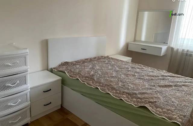 4 սենյականոց բնակարան, Դավթաշեն 1-ին թաղամաս, 97 քմ, 3/9 հարկ, մի քանի պատշգամբ