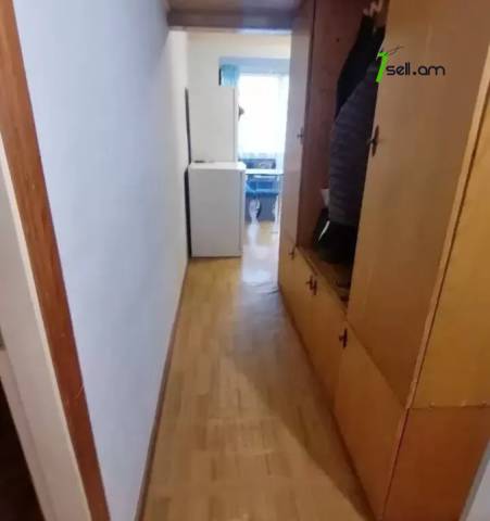 2 սենյականոց բնակարան Կոմիտասի պողոտայում, 55 ք.մ., 3/5 հարկ, մասնակի վերանորոգում, քարե շենք