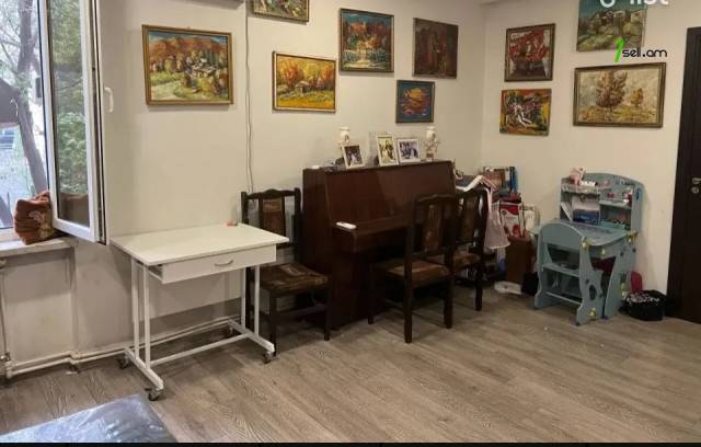 3 սենյականոց բնակարան Գուսան Շերամ փողոցում, 65 քմ, 2/9 հարկ, կապիտալ վերանորոգված