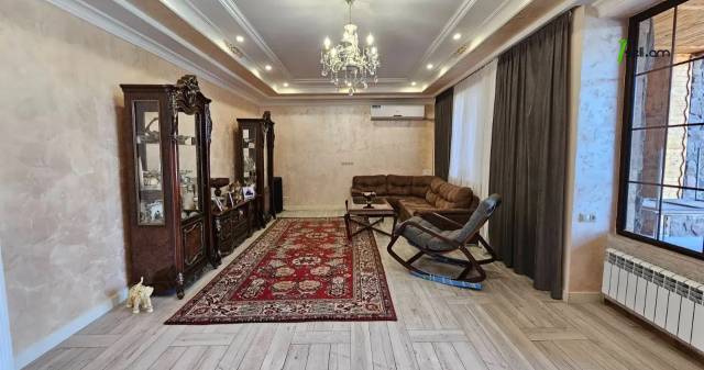 Մեկ հարկանի քարե տուն 20-րդ փողոցում Այնթապում, 900 քմ, կապիտալ վերանորոգված