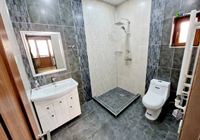 Երկու հարկանի քարե տուն Գարեգին Հովսեփյանի փողոցում Նորք Մարաշում, 820 քմ, 3+ սանհանգույց