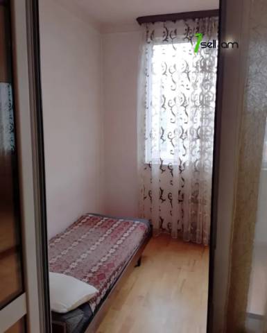 3 սենյականոց բնակարան Սարյանի փողոցում, 90 ք.մ., 4/8 հարկ, եվրովերանորոգված, քարե շենք