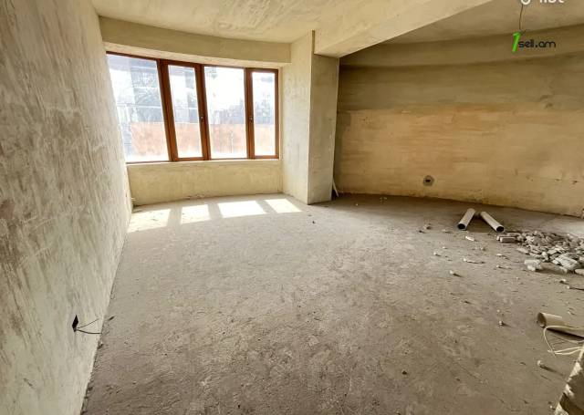 Ընդարձակ 4 սենյականոց բնակարան նորակառույց շենքում Աբովյան փողոցում, 225 քմ, 6/14 հարկ