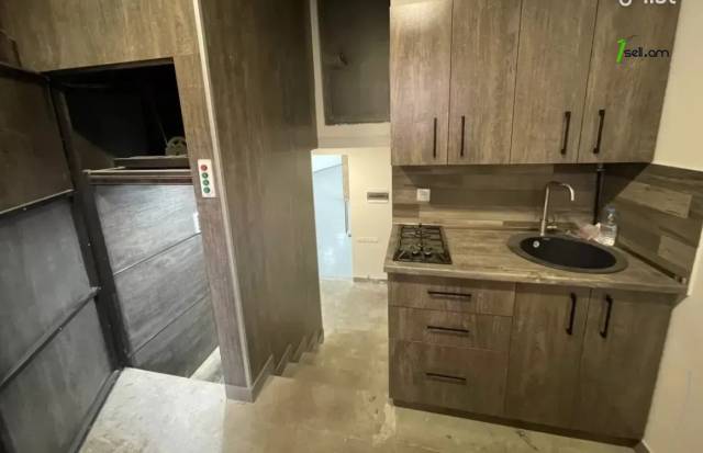 Առևտրային տարածք Լեփսիուսի փողոցում Քանաքեռ Զեյթունում, 610 ք.մ.