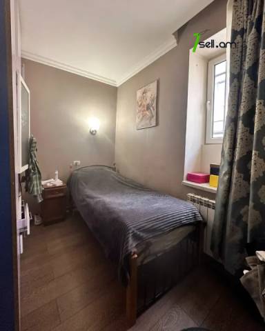 Մեկ հարկանի քարե տուն, Antarayin Street կենտրոնում, 80 քմ, 2 սանհանգույց, կոսմետիկ վերանորոգում