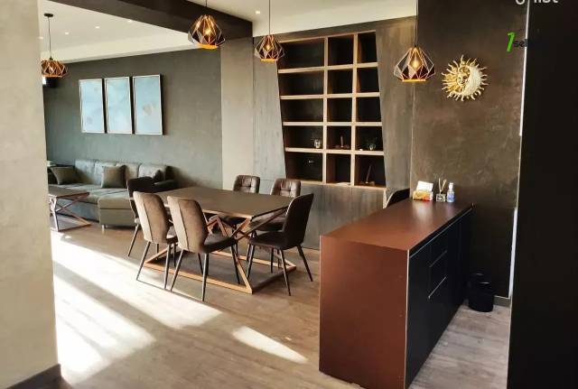 3 սենյականոց բնակարան նորակառույց շենքում, Ծիծեռնակաբերդի խճուղի, 84 ք.մ., բարձր առաստաղներ