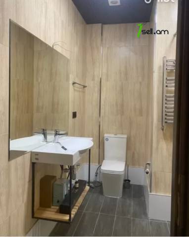 4 սենյականոց բնակարան Հովհաննես Թումանյանի փողոցում, 148 ք.մ., բարձր առաստաղներ