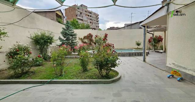 Բազմաֆունկցիոնալ գույք Ազատության պողոտայում Արաբկիրում, 900 քմ