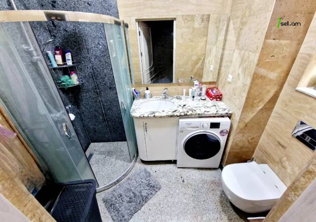 3 սենյականոց բնակարան նորակառույց շենքում Քեռու փողոցում, 80 ք.մ., 7/18 հարկ, բարձր առաստաղներ