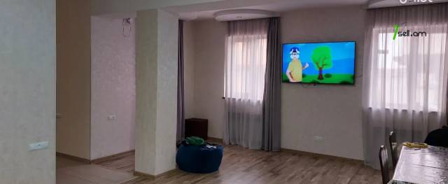 Երկու հարկանի քարե տուն Շիրազի փողոցում Աջափնյակում, 163 ք.մ., 2 սանհանգույց, կապիտալ վերանորոգված