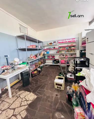 Առևտրային տարածք Աբովյանում, 162 քմ