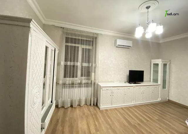 1 սենյականոց բնակարան Ազատության պողոտայում, 41 ք.մ., բարձր առաստաղներ, 3/5 հարկ, եվրովերանորոգված