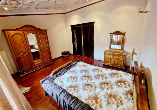 Երեք հարկանի քարե տուն, Համո Սահյան Արաբկիրում, 827 ք.մ., 3+ սանհանգույց, կապիտալ վերանորոգված