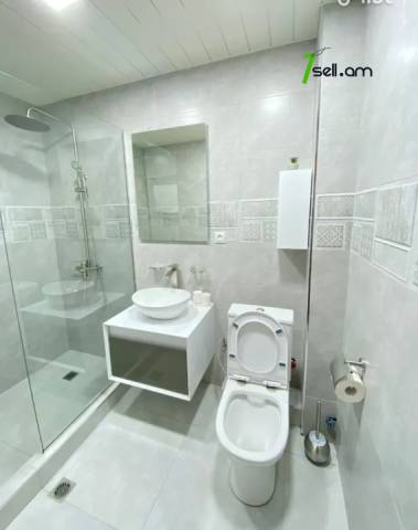 2 սենյականոց բնակարան Սարյանի փողոցում, 45 ք.մ., բարձր առաստաղներ, 7/9 հարկ