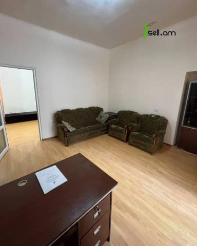 Գրասենյակային տարածք Ղազար Փարպեցու փողոցում կենտրոնում, 63 քմ