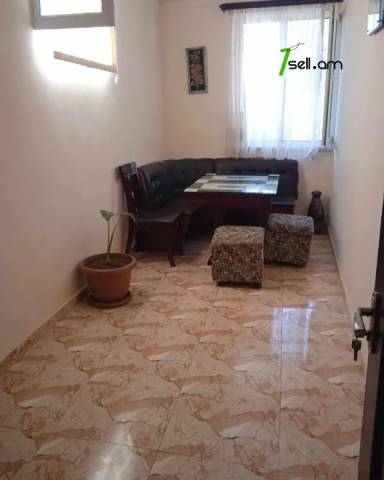 Մեկ հարկանի քարե տուն Հայկ Բժշկյանց փողոցում Հայանիստում, 150 քմ, կապիտալ վերանորոգված