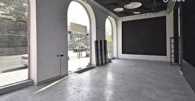 Բազմաֆունկցիոնալ գույք Չարենցի փողոցում կենտրոնում, 282 ք.մ.