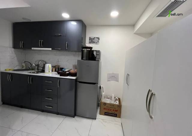 Բազմաֆունկցիոնալ գույք Թումանյան փողոցում կենտրոնում, 155 ք.մ.