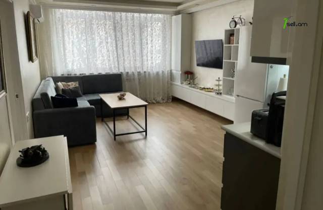 2 սենյականոց բնակարան Երվանդ Քոչարի փողոցում, 40 ք.մ., 5/9 հարկ, կապիտալ վերանորոգված