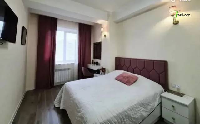 3 սենյականոց բնակարան նորակառույց շենքում Մյասնիկյանի պողոտայում, 70 ք.մ., բարձր առաստաղներ