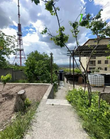 Երկու հարկանի քարե տուն Գևորգ Հովսեփյանի փողոցում Նորք Մարաշում, 282 քմ, 2 սանհանգույց