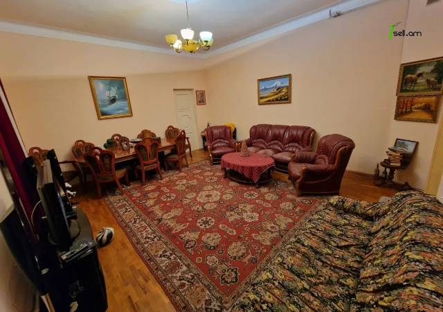 3 սենյականոց բնակարան Ազատության պողոտայում, 126 քմ, 1/5 հարկ, կապիտալ վերանորոգված, քարե շենք