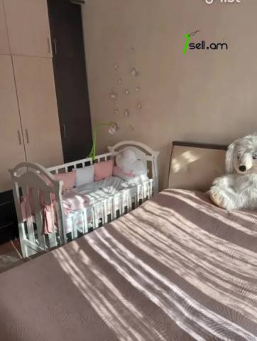 3 սենյականոց բնակարան, Դուրյան թաղամաս, 76 քմ, նախավերջին հարկ, եվրովերանորոգված