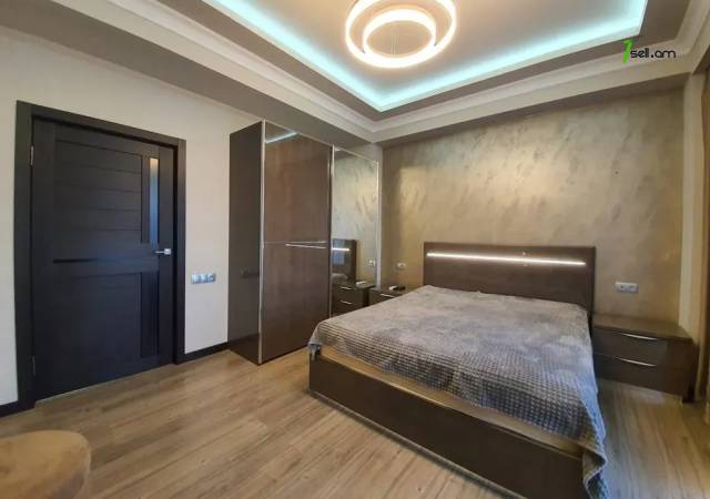 3 սենյականոց բնակարան նորակառույց շենքում Եզնիկ Կողբացու փողոցում, 120 ք.մ., 2 սանհանգույց