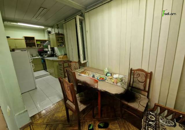 3 սենյականոց բնակարան Ամիրյան փողոցում, 77 ք.մ., կոսմետիկ վերանորոգում, քարե շենք