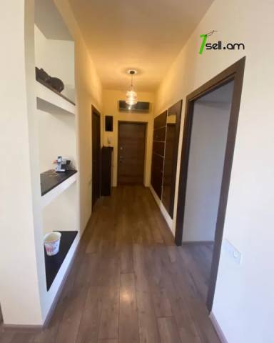 4 սենյականոց բնակարան Կոմիտասի պողոտայում, 91 ք.մ., բարձր առաստաղներ, մի քանի պատշգամբ, 3/5 հարկ