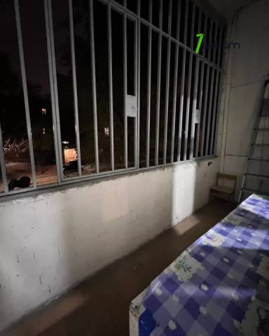 4 սենյականոց բնակարան Արամի փողոցում, 116 ք.մ., 2 սանհանգույց, մի քանի պատշգամբ, 2/5 հարկ, քարե շենք