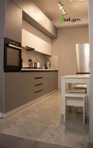 3 սենյականոց բնակարան նորակառույց շենքում Ֆուչիկի փողոցում, 71 ք.մ., 9/16 հարկ, բարձր առաստաղներ