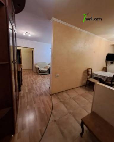 3 սենյականոց բնակարան Թումանյան փողոցում, 90 ք.մ., նախավերջին հարկ, կապիտալ վերանորոգված