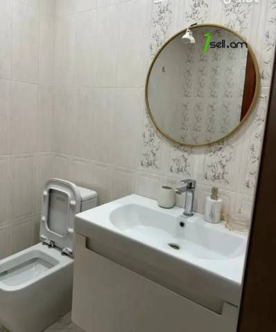 3 սենյականոց բնակարան նորակառույց շենքում Խորենացու փողոցում, 96 քմ, նախավերջին հարկ, 2 սանհանգույց