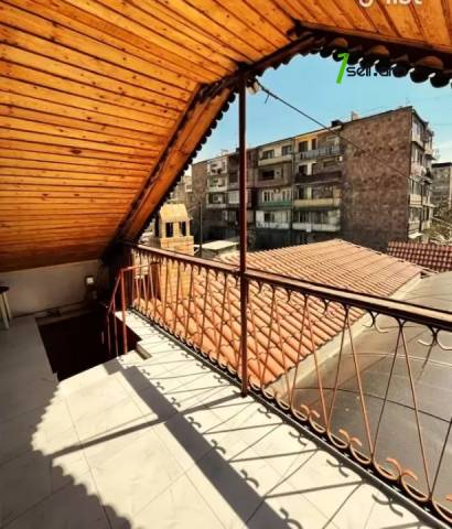 Երեք հարկանի քարե տուն Էրեբունիում, 134 ք.մ., 3+ սանհանգույց, կապիտալ վերանորոգված