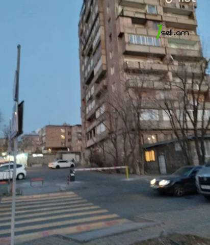 4 սենյականոց բնակարան Դրոյի փողոցում, 75 ք.մ., 10/13 հարկ, կապիտալ վերանորոգված