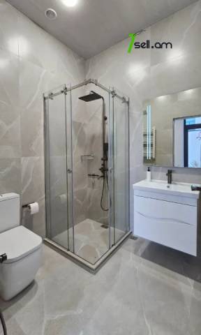 Մեկ հարկանի քարե տուն Բագրևանդի 40-րդ փողոցում Նոր Նորքում, 100 քմ, եվրովերանորոգված