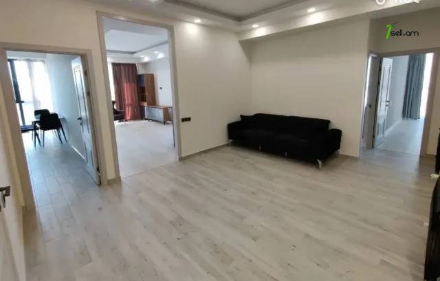 3 սենյականոց բնակարան նորակառույց շենքում Արամ Խաչատրյանի փողոցում, 125 ք.մ., 2 սանհանգույց