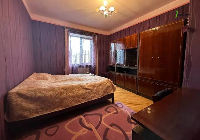 Երկու հարկանի քարե տուն Մարշալ Բաղրամյան պողոտայում Արաբկիրում, 130 ք.մ., 2 սանհանգույց