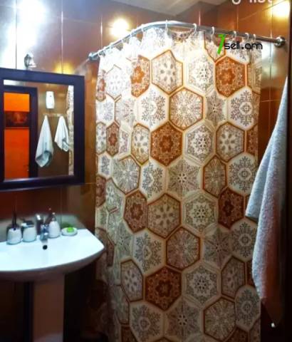 5 սենյականոց բնակարան կենտրոնում, 120 ք.մ., 2 սանհանգույց, բարձր առաստաղներ, 2/5 հարկ