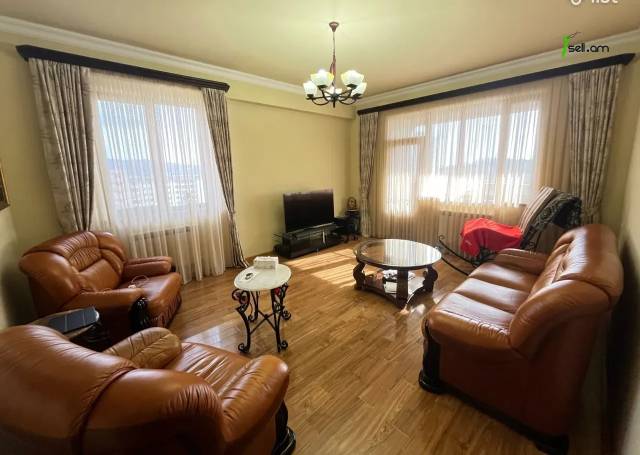 3 սենյականոց բնակարան նորակառույց շենքում Ծարավ աղբյուրի փողոցում, 101 ք.մ., 9/16 հարկ