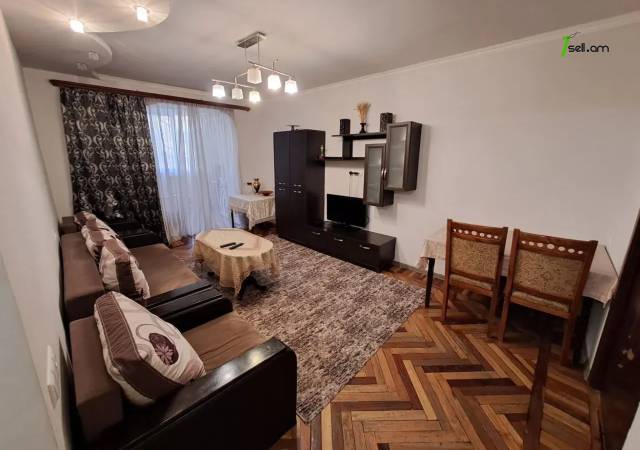 3 սենյականոց բնակարան, Tigran Mets Ave, 60 ք.մ., 3/5 հարկ, եվրովերանորոգված, քարե շենք