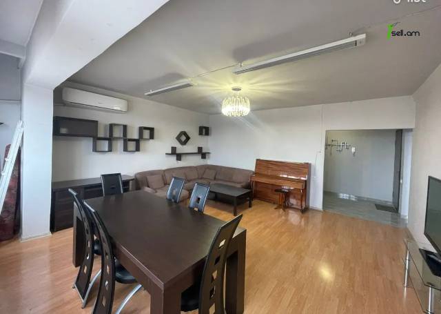 3 սենյականոց բնակարան Պարույր Սևակի փողոցում, 78 քմ, եվրովերանորոգված